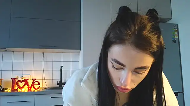 Snapshot of EvaMelnik chatting on 09-23-25, 02:31 EvaMelnik online show from 09-23-25, 02:31