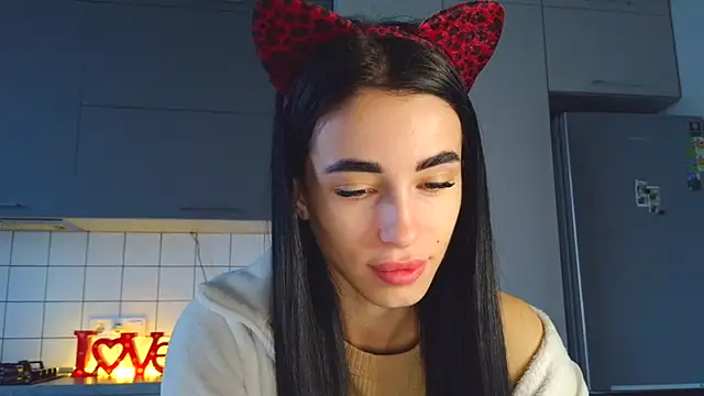 Snapshot of EvaMelnik chatting on 10-05-25, 02:59 EvaMelnik online show from 10-05-25, 02:59