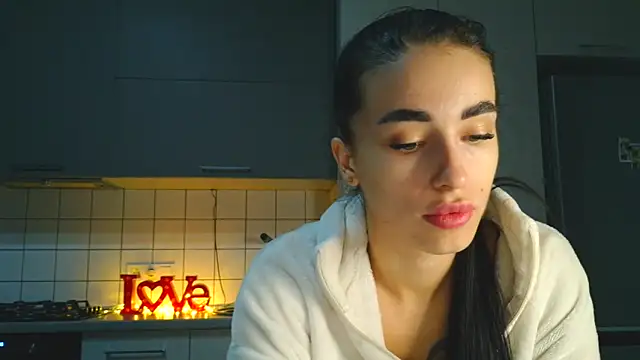 Snapshot of EvaMelnik chatting on 10-10-25, 04:28 EvaMelnik online show from 10-10-25, 04:28