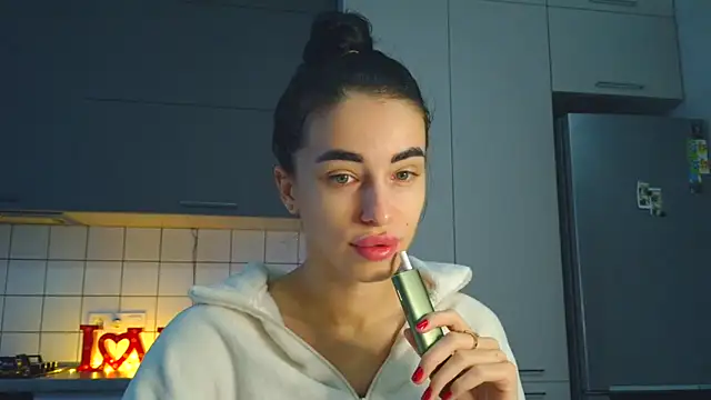 Snapshot of EvaMelnik chatting on 10-11-25, 02:59 EvaMelnik online show from 10-11-25, 02:59