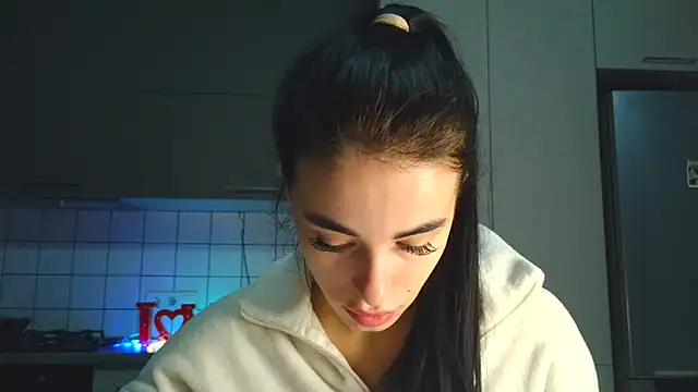 Snapshot of EvaMelnik chatting on 10-16-25, 05:14 EvaMelnik online show from 10-16-25, 05:14