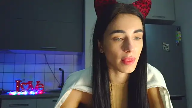 Snapshot of EvaMelnik chatting on 10-27-25, 03:49 EvaMelnik online show from 10-27-25, 03:49