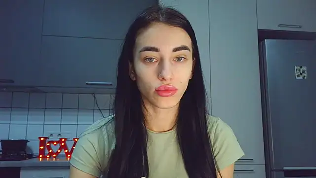 Snapshot of EvaMelnik chatting on 11-07-25, 03:34 EvaMelnik online show from 11-07-25, 03:34