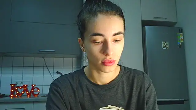 Snapshot of EvaMelnik chatting on 11-09-25, 04:38 EvaMelnik online show from 11-09-25, 04:38