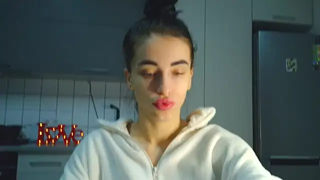 Snapshot of EvaMelnik chatting on 11-10-25, 05:23 EvaMelnik online show from 11-10-25, 05:23