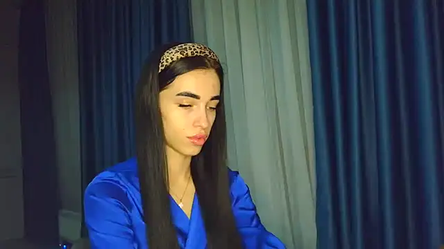 Snapshot of EvaMelnik chatting on 11-18-25, 06:56 EvaMelnik online show from 11-18-25, 06:56