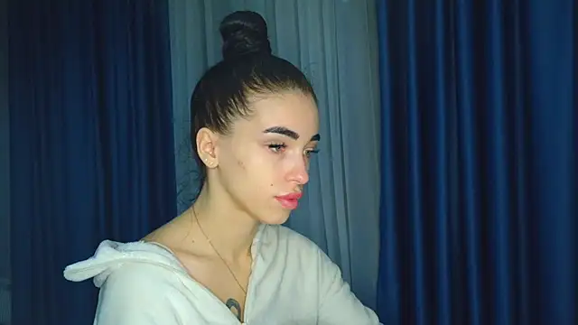 Snapshot of EvaMelnik chatting on 11-20-25, 04:29 EvaMelnik online show from 11-20-25, 04:29