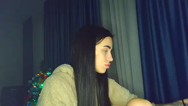 Snapshot of EvaMelnik chatting on 11-24-25, 03:23 EvaMelnik online show from 11-24-25, 03:23