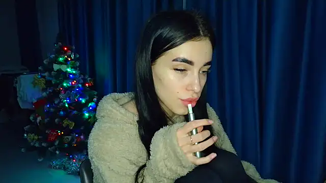 Snapshot of EvaMelnik chatting on 12-17-25, 05:19 EvaMelnik online show from 12-17-25, 05:19