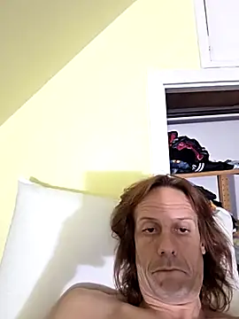 Snapshot of Danny19867 chatting on 11-11-25, 05:18 Danny19867 online show from 11-11-25, 05:18