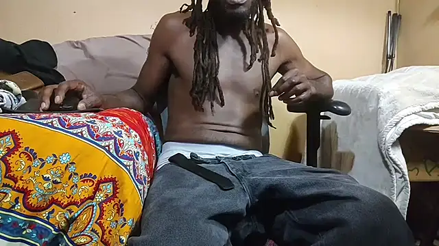 Snapshot of EYEzIAM chatting on 10-12-25, 12:48 EYEzIAM online show from 10-12-25, 12:48