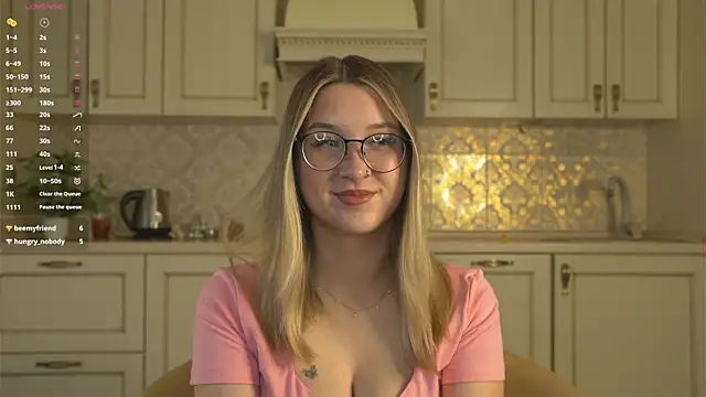 Snapshot of DarelleFaux chatting on 09-14-25, 03:16 DarelleFaux online show from 09-14-25, 03:16