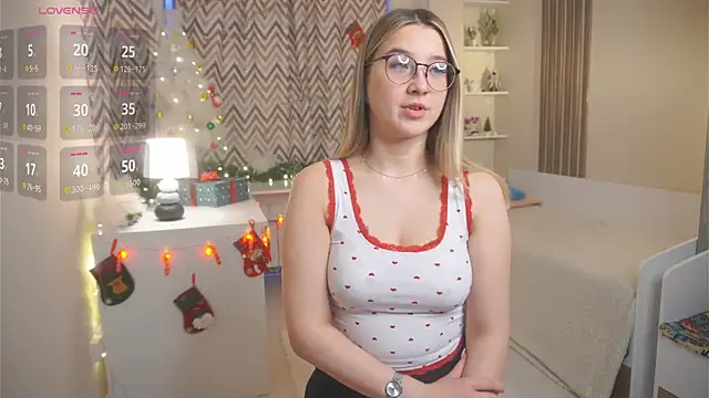 Snapshot of DarelleFaux chatting on 01-07-26, 04:15 DarelleFaux online show from 01-07-26, 04:15