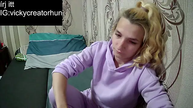 AlissaClark online show from 07-09-26, 08:13