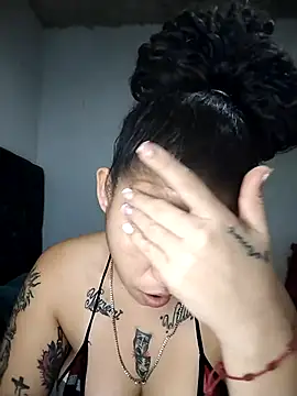 Snapshot of Vale_Nikol21 chatting on 12-19-25, 02:29 Vale Nikol21 online show from 12-19-25, 02:29