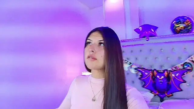 Snapshot of Ahilin_luther chatting on 10-29-25, 11:56 Ahilin luther online show from 10-29-25, 11:56