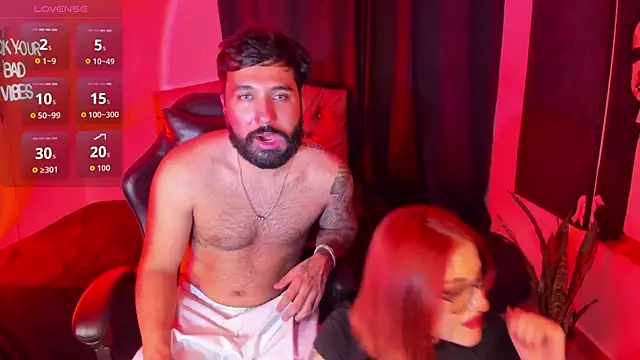 Snapshot of DanteAndVictoria chatting on 11-06-25, 04:57 DanteAndVictoria online show from 11-06-25, 04:57