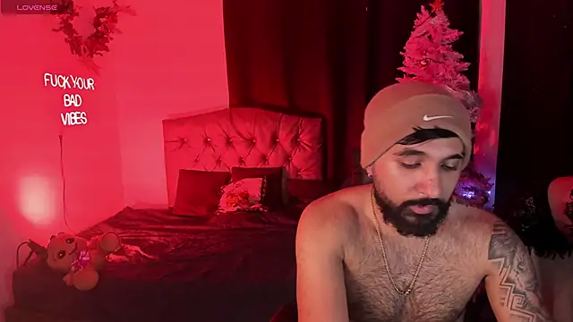 Snapshot of DanteAndVictoria chatting on 12-03-25, 03:03 DanteAndVictoria online show from 12-03-25, 03:03