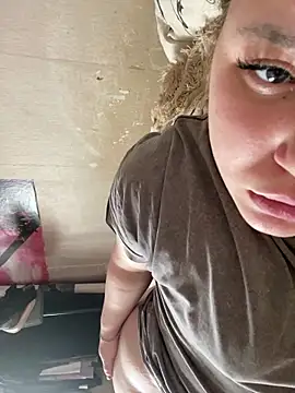 Snapshot of Kemeli008 chatting on 09-19-25, 08:49 Kemeli008 online show from 09-19-25, 08:49