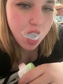 Snapshot of Kemeli008 chatting on 09-22-25, 05:15 Kemeli008 online show from 09-22-25, 05:15