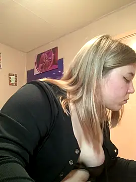 Snapshot of Kemeli008 chatting on 10-10-25, 03:00 Kemeli008 online show from 10-10-25, 03:00