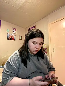 Snapshot of Kemeli008 chatting on 11-06-25, 11:48 Kemeli008 online show from 11-06-25, 11:48