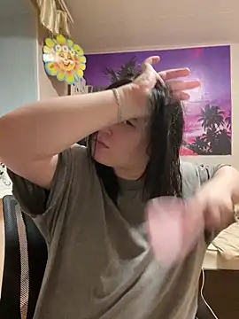 Snapshot of Kemeli008 chatting on 11-17-25, 02:45 Kemeli008 online show from 11-17-25, 02:45