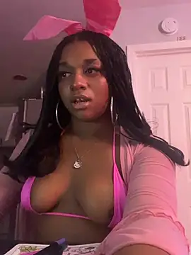Snapshot of XKimmyGreen chatting on 04-04-26, 03:05 XKimmyGreen online show from 04-04-26, 03:05