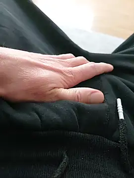 Snapshot of MyDick4You666 chatting on 11-06-25, 10:38 MyDick4You666 online show from 11-06-25, 10:38