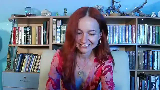 Snapshot of Foxilady357 chatting on 06-12-26, 01:43 Foxilady357 online show from 06-12-26, 01:43