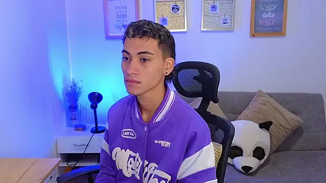 yulian vasquez online show from 12-17-25, 12:44