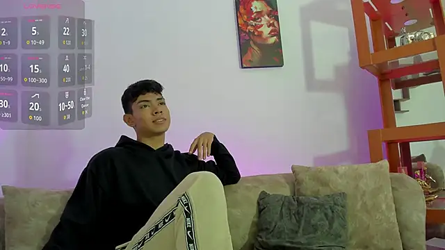 Snapshot of LoganTwink18 chatting on 11-18-25, 12:31 LoganTwink18 online show from 11-18-25, 12:31