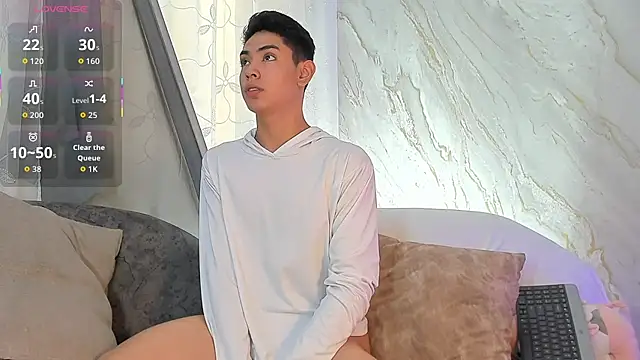 LoganTwink18 online show from 03-23-26, 01:37