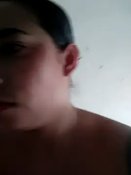 Snapshot of Valenn_fernandez chatting on 04-23-26, 03:14 Valenn fernandez online show from 04-23-26, 03:14