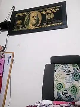 Snapshot of Valenn_fernandez chatting on 05-06-26, 03:46 Valenn fernandez online show from 05-06-26, 03:46