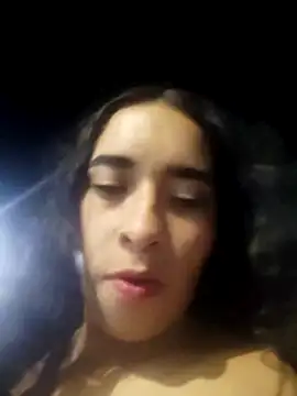 Snapshot of Valenn_fernandez chatting on 05-19-26, 01:11 Valenn fernandez online show from 05-19-26, 01:11