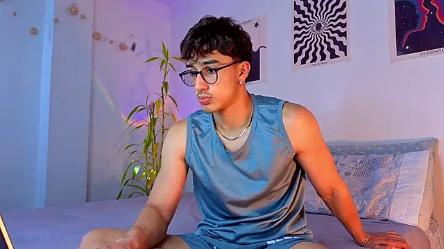 Snapshot of LatinReall chatting on 09-11-25, 09:48 LatinReall online show from 09-11-25, 09:48