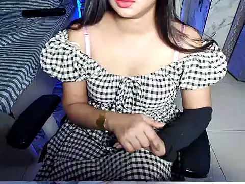 Snapshot of Haseen_Dilruba chatting on 05-20-26, 05:52 Haseen Dilruba online show from 05-20-26, 05:52