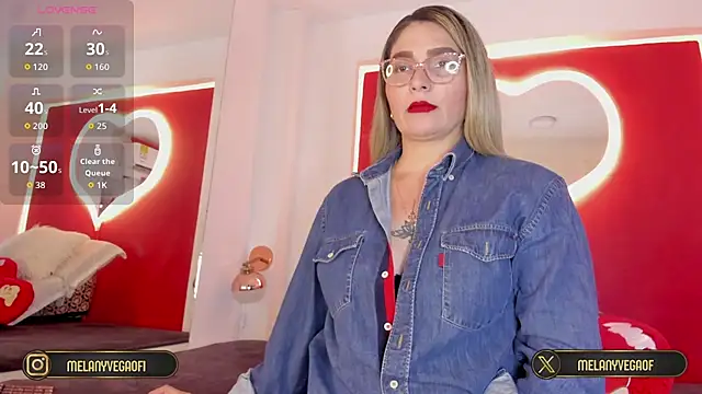 Snapshot of MelanyVegas chatting on 09-10-25, 01:44 MelanyVegas online show from 09-10-25, 01:44