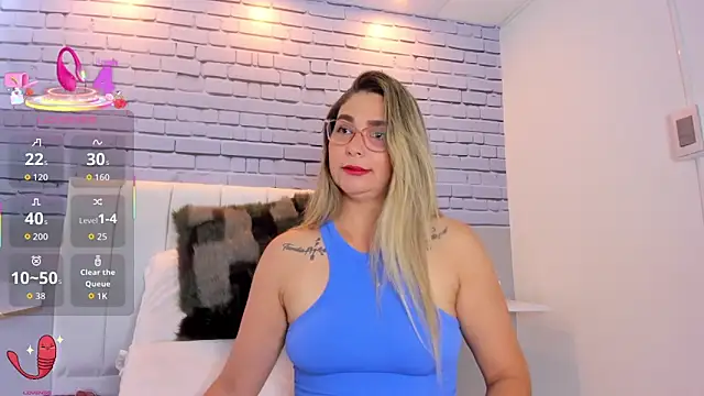 Snapshot of MelanyVegas chatting on 09-11-25, 08:14 MelanyVegas online show from 09-11-25, 08:14