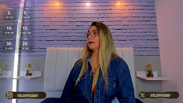 Snapshot of MelanyVegas chatting on 09-12-25, 08:25 MelanyVegas online show from 09-12-25, 08:25