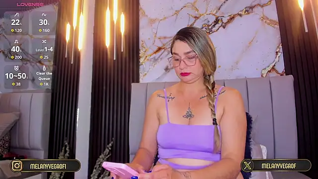 Snapshot of MelanyVegas chatting on 09-24-25, 01:25 MelanyVegas online show from 09-24-25, 01:25