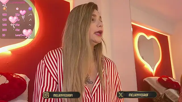 Snapshot of MelanyVegas chatting on 11-08-25, 08:25 MelanyVegas online show from 11-08-25, 08:25