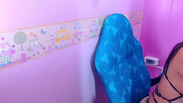 Snapshot of EMMA_ROGGER chatting on 09-11-25, 05:24 EMMA ROGGER online show from 09-11-25, 05:24