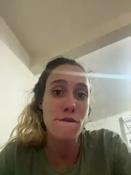 Snapshot of blond-96 chatting on 03-07-26, 01:24 blond-96 online show from 03-07-26, 01:24