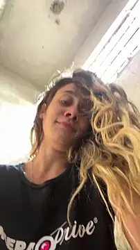 Snapshot of blond-96 chatting on 03-11-26, 06:36 blond-96 online show from 03-11-26, 06:36