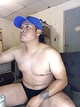 Snapshot of guscab69 chatting on 11-19-25, 04:34 guscab69 online show from 11-19-25, 04:34