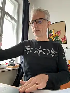 Snapshot of SexyLeon8 chatting on 11-10-25, 10:14 SexyLeon8 online show from 11-10-25, 10:14