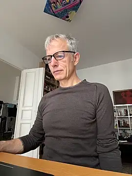 Snapshot of SexyLeon8 chatting on 11-11-25, 08:36 SexyLeon8 online show from 11-11-25, 08:36