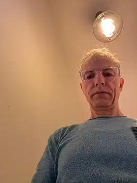 Snapshot of SexyLeon8 chatting on 11-17-25, 08:20 SexyLeon8 online show from 11-17-25, 08:20